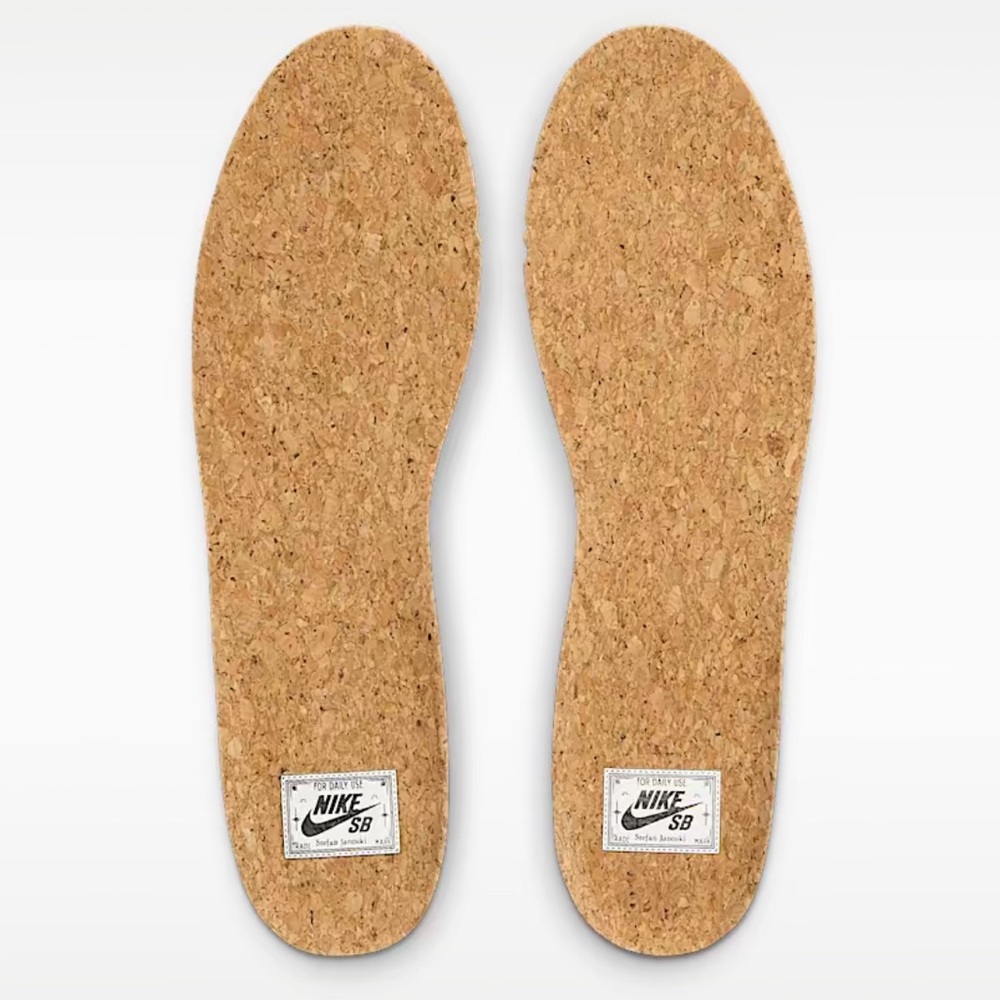 Nike SB Zoom Janoski OG+ Men’s Black Low-Top Suede Sneakers with White Swoosh - Picture 4 of 4